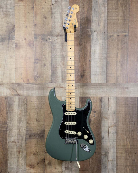 Fender stratocaster deals olive green