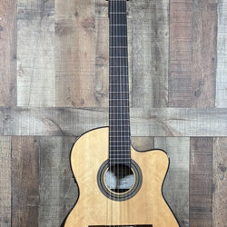 Alvarez Artist Classical Guitar Armrest Model A/E Hybrid with Cutaway