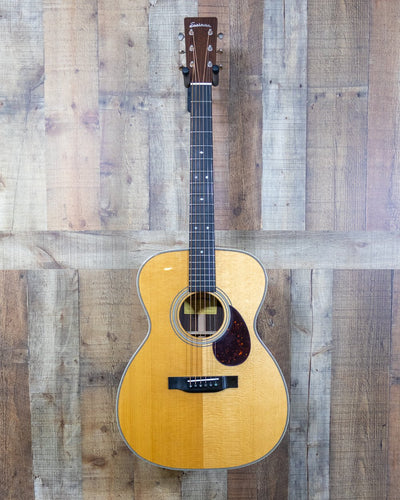 Eastman E8OM-TC Acoustic Guitar Spruce/Rosewood w/Hardcase