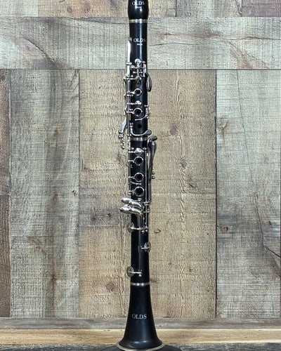 Used F.E. Olds Clarinet Outfit