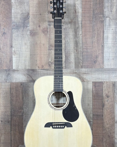 Alvarez Regent Dreadnought with Deluxe Gig Bag