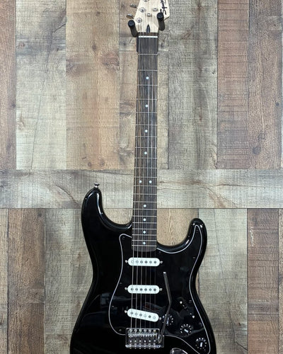 Squier Black Strat