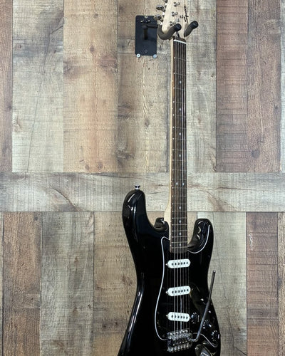 Squier Black Strat